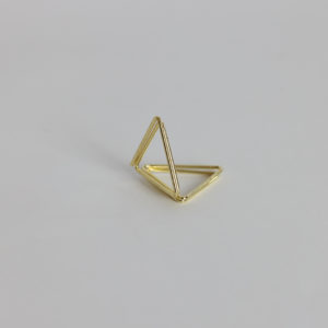 Support doré triangulaire